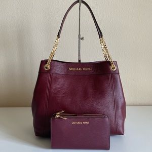 Michael Kors purse and wristlet set